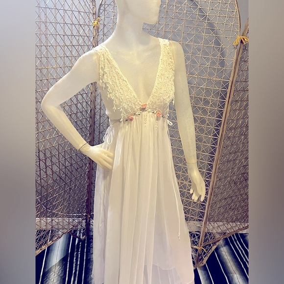 Beautiful Vintage Cabernet 2 piece set. - Picture 3 of 14